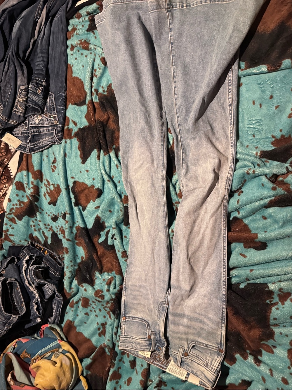 Light Wash Women’s Wrangler Belle Bottom Jeans